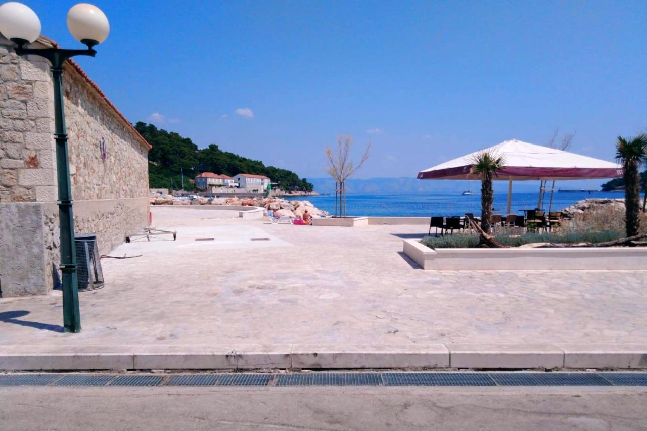 Apartments By The Sea Jelsa, Hvar - 11319 Jelsa  Extérieur photo