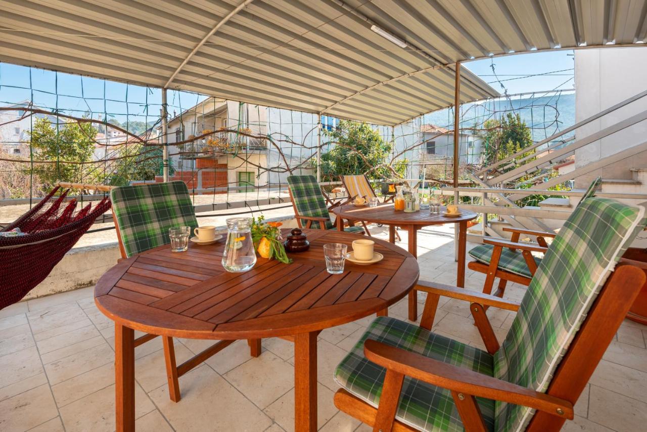 Apartments By The Sea Jelsa, Hvar - 11319 Jelsa  Extérieur photo