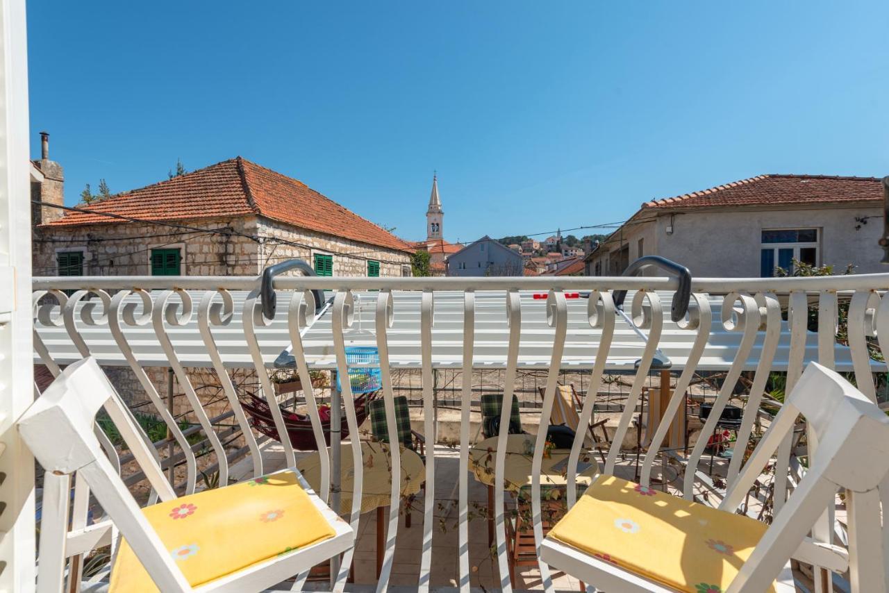 Apartments By The Sea Jelsa, Hvar - 11319 Jelsa  Extérieur photo