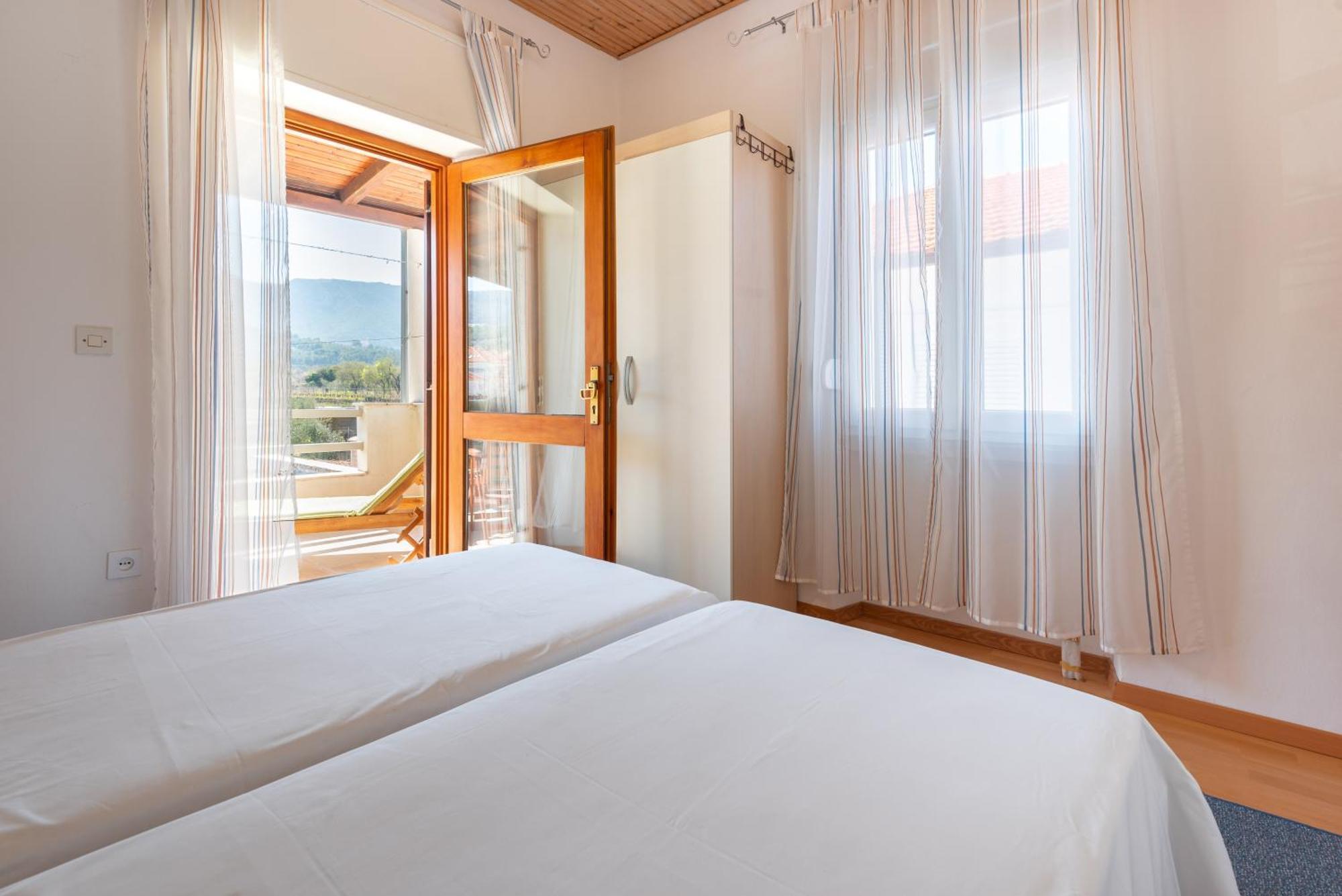 Apartments By The Sea Jelsa, Hvar - 11319 Jelsa  Chambre photo